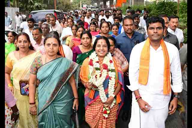 Vanathi Srinivasan's padayatra from Coimbatore to Palani