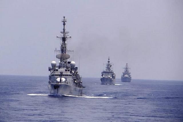 French Navy destroyer Jean de Vienne during an earlier Varuna exercise with Indian Navy destroyer INS Mumbai and frigate INS Gomati (F21). (Wikimedia Commons)