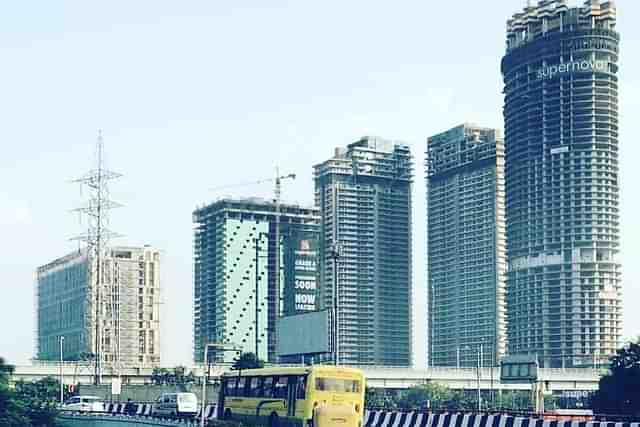 Noida skyline. (Wikimedia Commons).