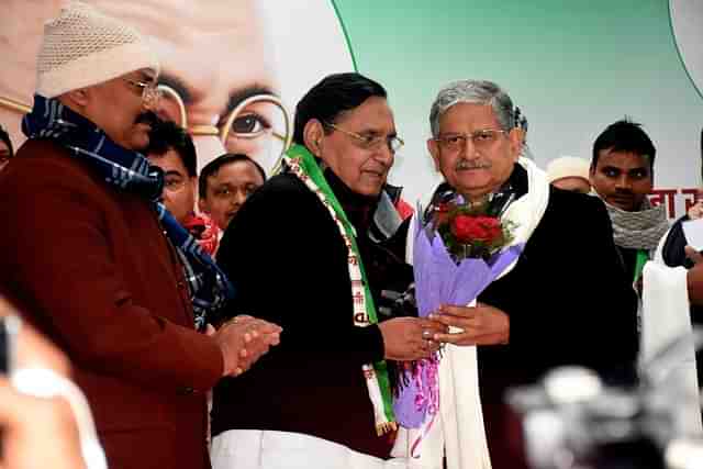 Former BJP leader Rajiv Ranjan (centre) joining JD(U)