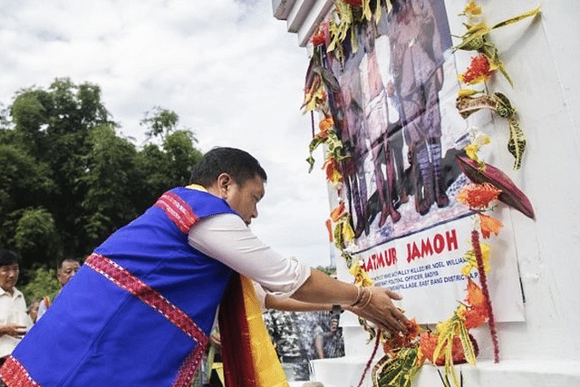 Arunachal Pradesh CM Pema Khandu paying tribute to freedom fighter Matmur Jimoh at Pasighat