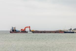 Dredging work on Sea bed in Germany (Michael Brandtner/Wikimedia Commons)