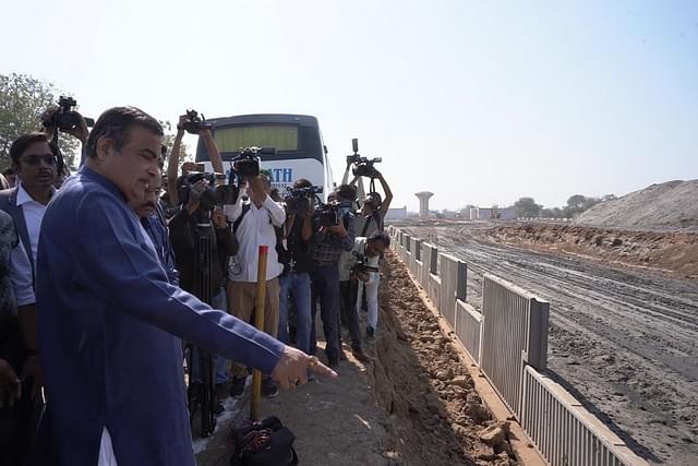 Union Minister Nitin Gadkari inspecting the under-construction Ahmedabad-Dholera Expressway (@nitin_gadkari/Twitter)