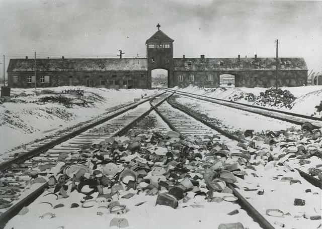 Auschwitz in 1945 (Auschwitz Memorial/Twitter)