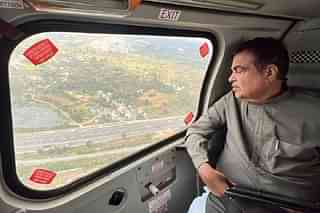 Union minister Nitin Gadkari during an aerial inspection of Bengaluru - Mysuru expressway (@nitin_gadkari/Twitter)