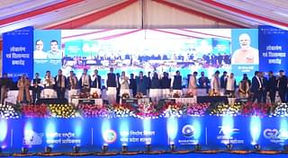 Union minister Nitin Gadkari and other dignitaries at the inauguration programme in Orchha (@nitin_gadkari/Twitter)