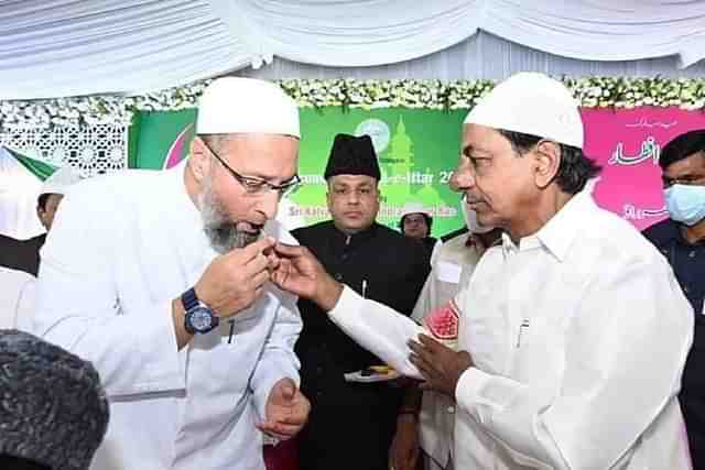 AIMIM chief Asaduddin Owaisi and CM KCR (@mdshamimakhtar_/Twitter)