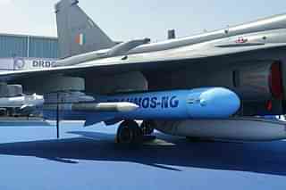 Model of the BrahMos NG version on Tejas. 