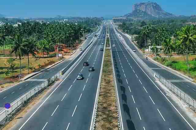 Bengaluru-Mysuru Expressway. (Droneman/Twitter).