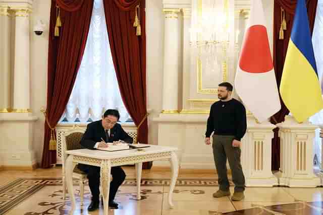 Japanese Prime Minister Fumio Kishida and Ukraine President Volodymyr Zelenskyy