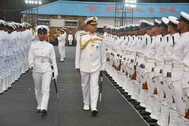 Indian Navy Chief Admiral R Hari Kumar inspecting the first Agniveer graduates.
(Image via Twitter/@IN_Chilka).