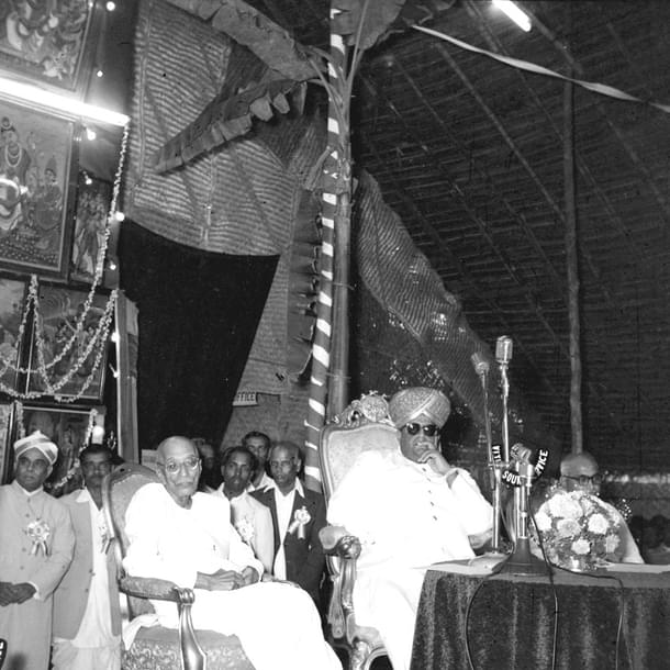 Maharaja of Mysore and Sri Rajagopalachari.