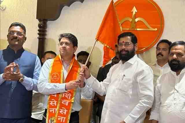 Bhushan Desai, son of Subhas Desai (L) and Maharashtra CM Eknath Shinde (Twitter)