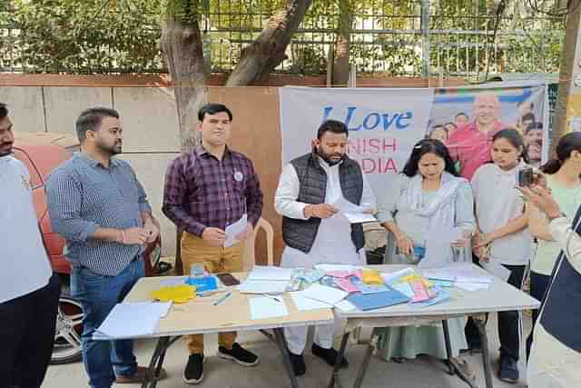 AAP MLA Kuldeep Kumar at 'I Love Manish Sisodia' desk (Source: @AAPTELANGANA)