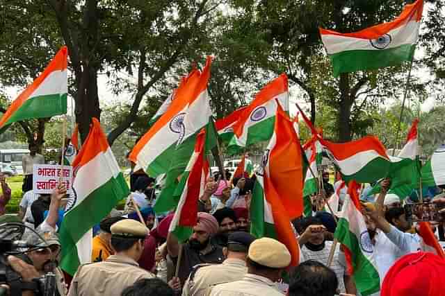 Sikh community members protest in front of the British High Commission in Delhi (Source: @mssirsa)