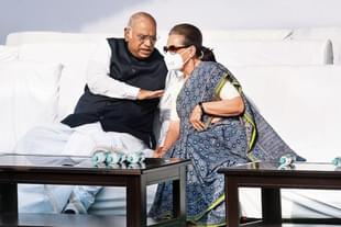 Congress leader Mallikarjun Kharge with Sonia Gandhi.
