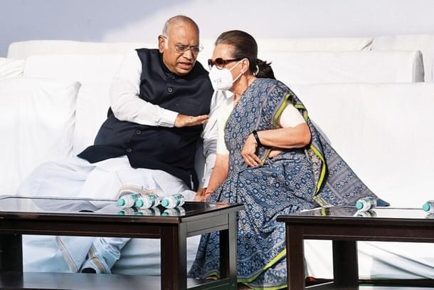 Congress leader Mallikarjun Kharge with Sonia Gandhi.