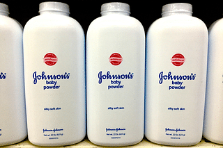 Johnson's baby powder, talc (Photo: Mike Mozart/Flickr)