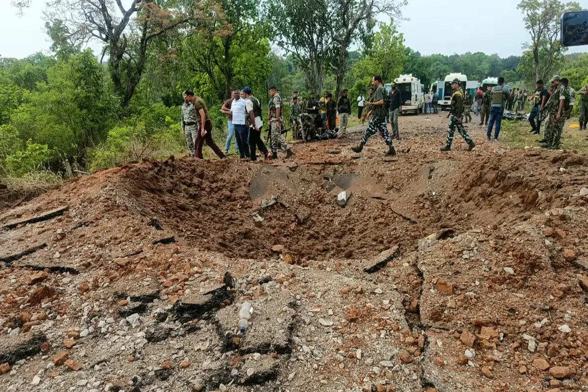 Large Crater created by the IED Blast of Maoist in Chattisgarh Dantewada (Via NDTV)