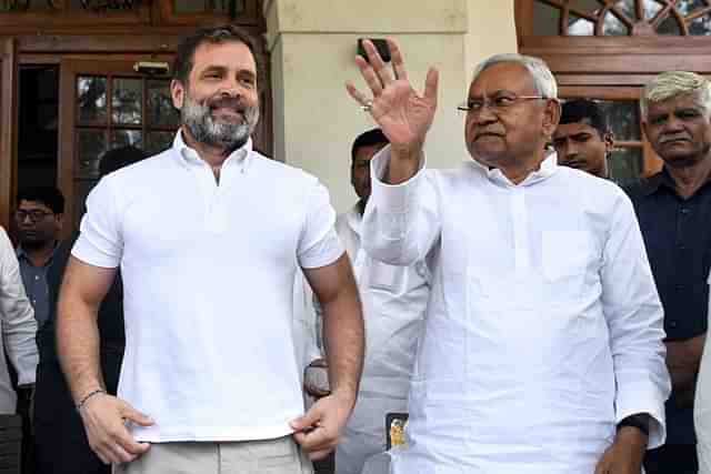 Rahul Gandhi (L) and Nitish Kumar 