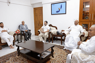 Top leaders of the Congress, JD(U), and RJD at a meeting in Delhi to discuss opposition unity (Photo: Mallikarjun Kharge/Twitter)