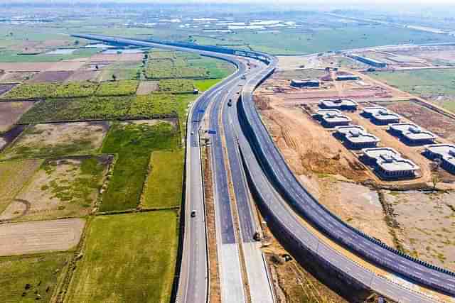 As part of the Bharatmala Pariyojana, a 6-Lane highway is being developed from Jaitpur-Pushta Road. (Source: Twitter/ Nitin Gadkari)