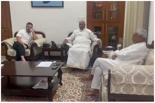 Nitish Kumar meeting Mallikarjun Kharge and Rahul Gandhi at Kharge's residence