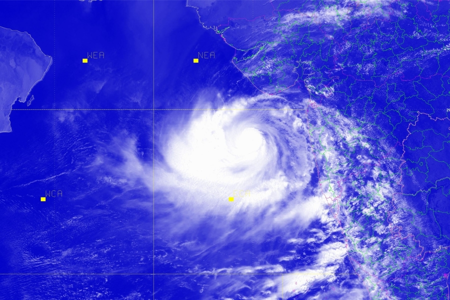 Cyclone Mocha Intensifies Into Very Severe Cyclonic Storm; NDRF And ...