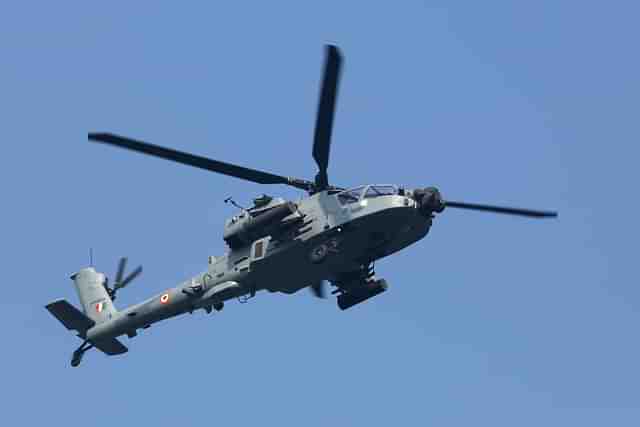 Apache Helicopter of Indian Air Force (@livefist/Twitter)