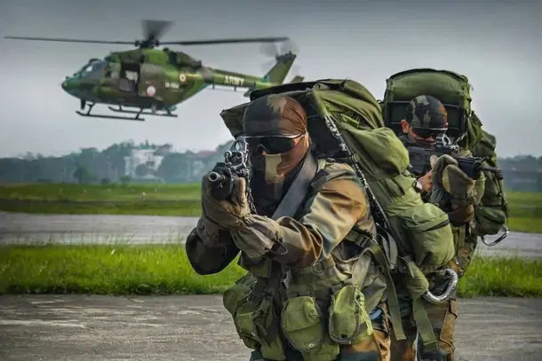Indian Special Forces commandos with an Army Aviation helicopter visible in the background (representative image).