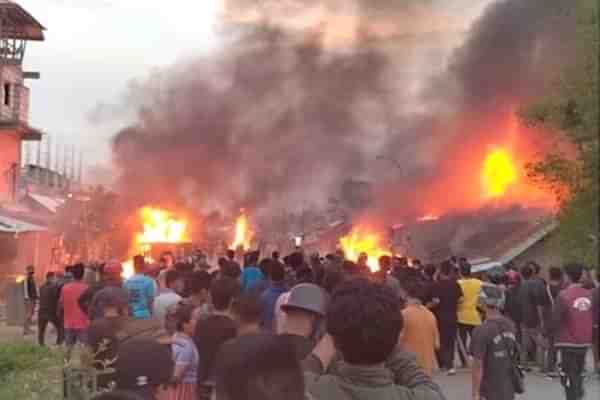 Houses torched in Imphal Wednesday (May3)