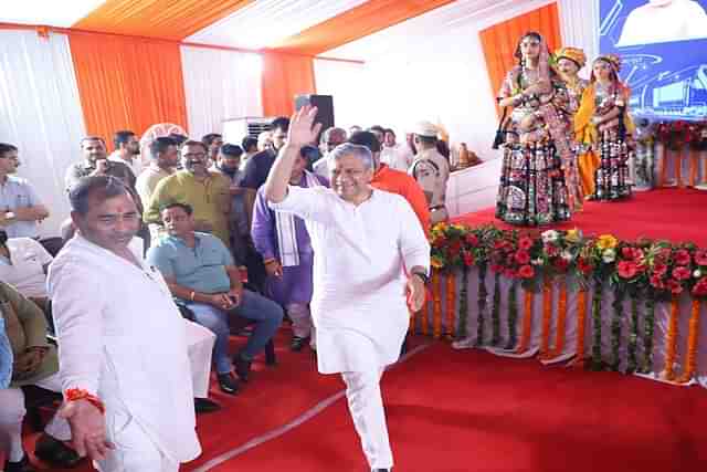 Railway Minister Ashwini Vaishnaw at Saharanpur station.