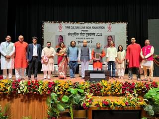 A picture of all the awardees with Mahurkar
