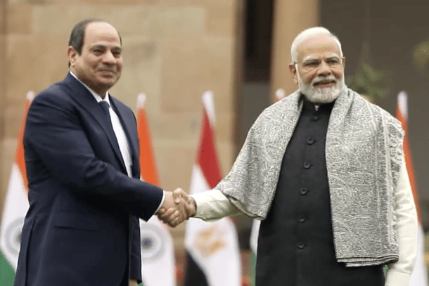 PM Modi with Egyptian President Abdelfattah Elsisi (Pic Via Twitter)