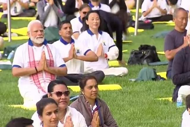 PM Narendra Modi leads the yoga session at UN Headquarters lawns in New York on the occasion of 9th International Yoga Day. (Image: Hindustan Times)