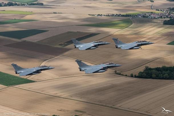 Indian and French Air Force practicing the formation. (image via @IAF_MCC)