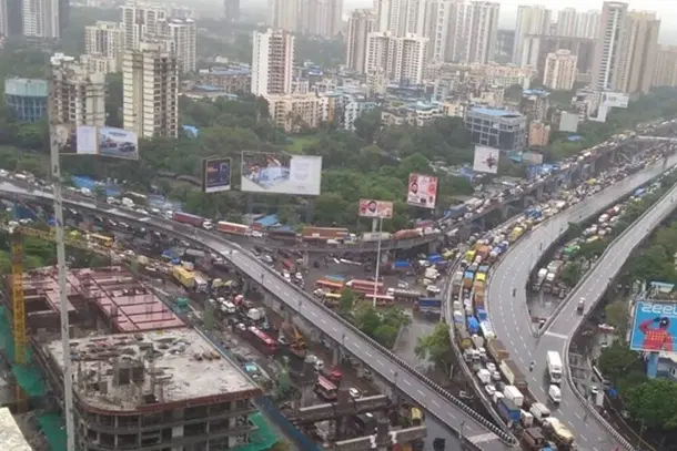 The linking road project is expected ease congestion at the Dahisar naka, which sees a high volume of daily traffic. (Indian Express)