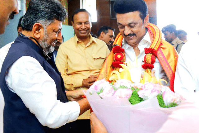 DK Shivakumar welcoming CM Stalin in Bangalore