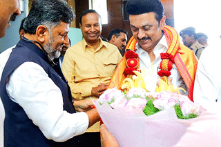 DK Shivakumar welcoming CM Stalin in Bangalore