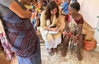 Swarajya correspondent Swati Goel Sharma with a tribal woman named Oongi.