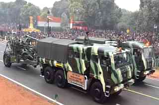 Ashok Leyland's 6x6 Field Artillery Tractor (FAT) towing Dhaunsh howitzer in 2017 Republic Day parade (Pic via Wikipedia)