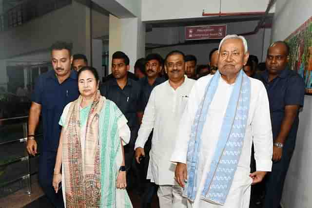 West Bengal chief minister Mamata Banerjee (L) and Bihar chief minister, Nitish Kumar in Patna (Facebook)