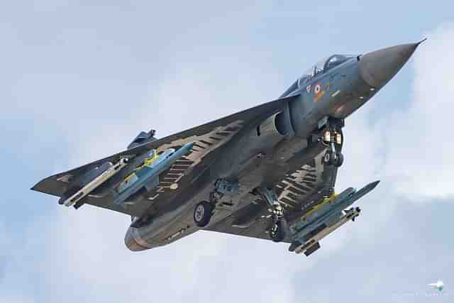 Tejas Mk-1 jet carrying 'Made-in-India' Astra Mk-1 Air-to-Air Beyond Visual Range (BVR) missile. (Pic via Twitter @Praneethfrank)