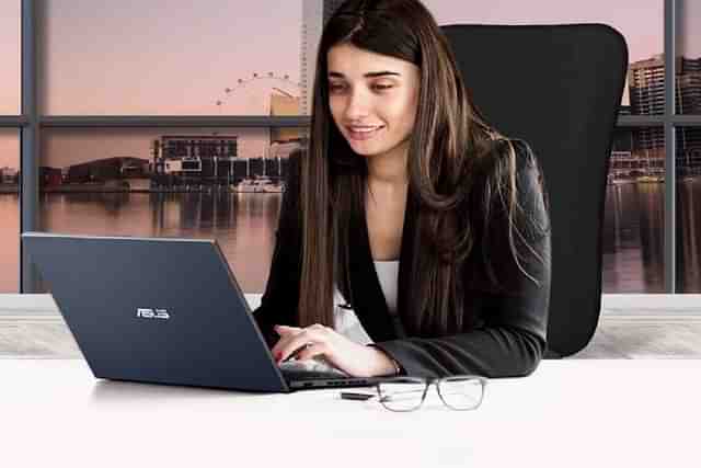 Civilian use, military quality, is the hallmark of new generation laptops like this Asus Expertbook.