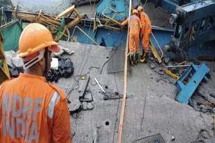 NDRF Team at accident site on Samruddhi Expressway.
