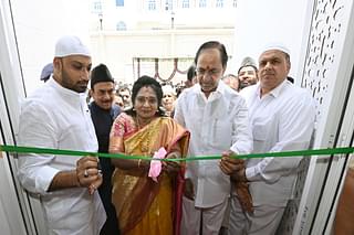 CM K Chandrashekar Rao along with Governor Tamilisai Soundararajan inaugurating the newly constructed Mosque in the premises. (X)