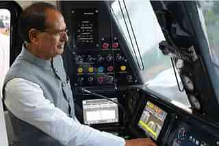 CM Shivraj Singh Chouhan Unveiling Model Metro Coach in Bhopal