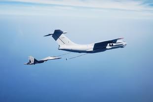 IAF's IL-78 MKI aircraft refuelling Su-30 MKI fighter jets. (Pic via Wikipedia)