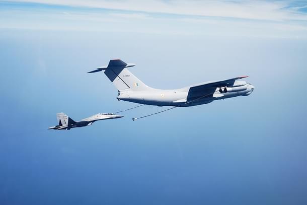 IAF's IL-78 MKI aircraft refuelling Su-30 MKI fighter jets. (Pic via Wikipedia)