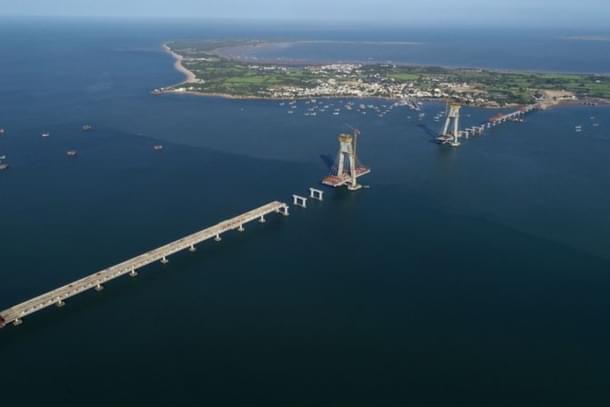 Signature Bridge with 900 m central cable-stayed module connecting Okha and Beyt Dwarka. (Source: SahilP/Twitter)